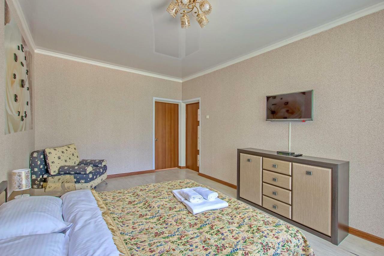 Cozy Apartment On Rozybakiev 145. Atakent Almaty Extérieur photo