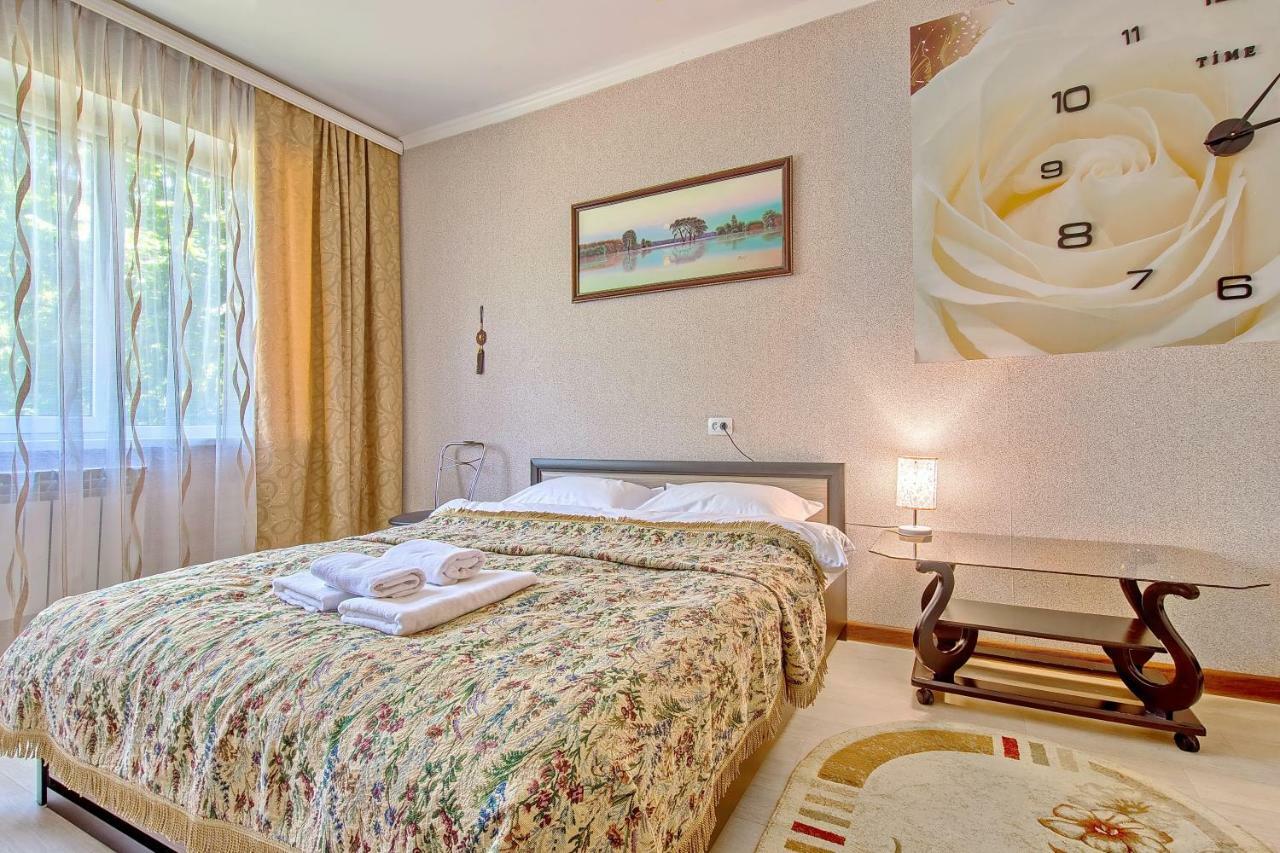 Cozy Apartment On Rozybakiev 145. Atakent Almaty Extérieur photo